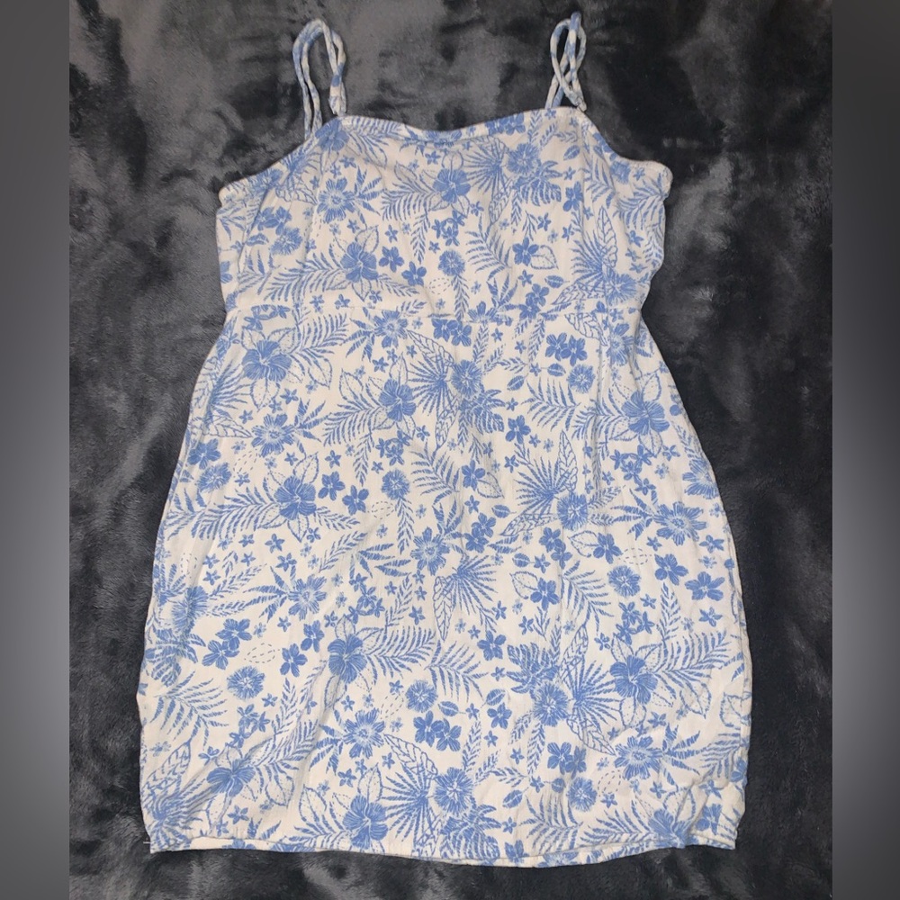 Short blue floral dress